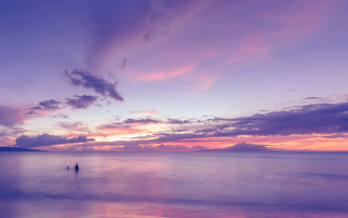 Couple beach purple sky sunset - fauvism free wallpaper
