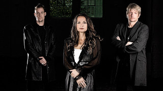 Group people dark room window - brenda chamberlain free wallpaper