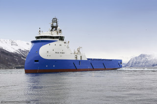 Large blue and white boat - covered free wallpaper