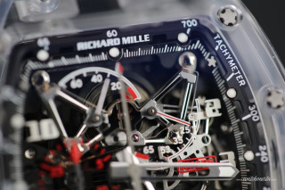 Watch black red hands kinetic - micro free wallpaper