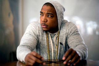 Man hoodie sitting table necklace - his neck free wallpaper