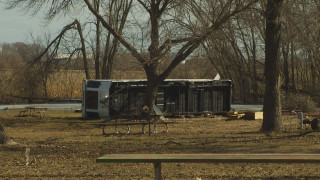 Broken trailer field tree bench - a field next free wallpaper