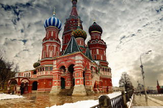 Large red building towers striped - two tower free wallpaper