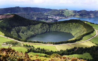 Lake hills road trees green - christo free wallpaper for desktop