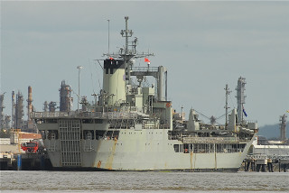 Large ship water smoke stacks 5 - a large ship free wallpaper