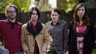 Group people yard tree fence - art brut free wallpaper for desktop