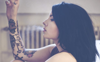 Woman tattoos smoking cigarette hand - tattoo free wallpaper