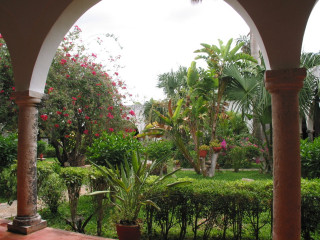 Garden archway view trees shrubs - surrounding free wallpaper