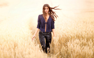 Woman field tallgrass blowinghair impasto - bettina heinenayech free wallpaper