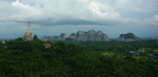 Mountain range pagoda cloudy sky - dai xi free wallpaper