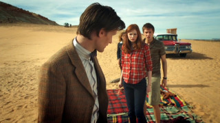 Man woman beach car blanket - epic scene free wallpaper