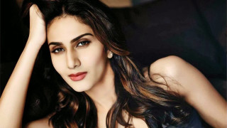 Woman blue dress black background - jayison devadas free wallpaper