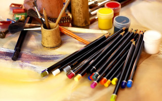 Paint brushes art supplies table - art station free wallpaper