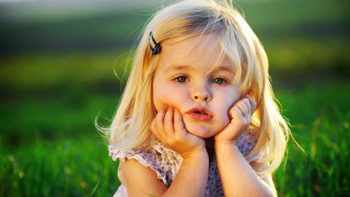Little girl grass hands face 5 - little free wallpaper for desktop