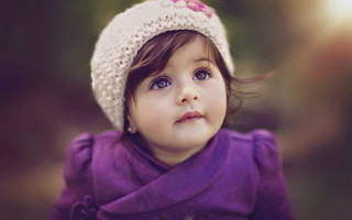 Little girl knitted hat looking - hat free wallpaper for desktop