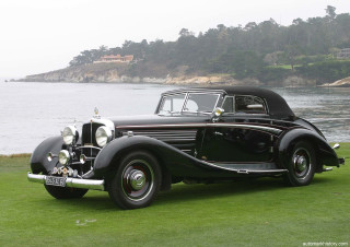 Classic car grassy field water - a classic car free wallpaper