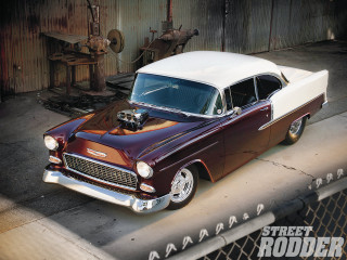Classic car garage hood up 2 - a classic car free wallpaper