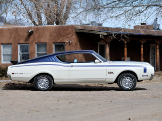 White car brown building blue - a blue stripe free wallpaper