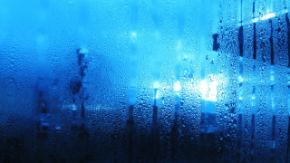 Window rain drops building blue - a screenshot free wallpaper