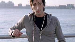 Man water necklace city background - bead free wallpaper