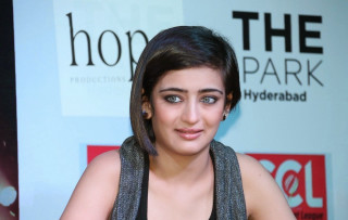 Woman black top gray scarf - a black top free wallpaper