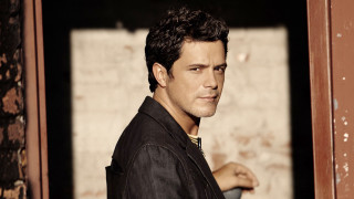 Man black jacket doorway hand - quito school free wallpaper