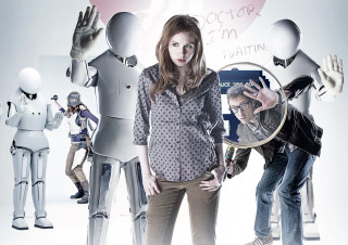 Woman mirror robot man magnifying - dean roger free wallpaper