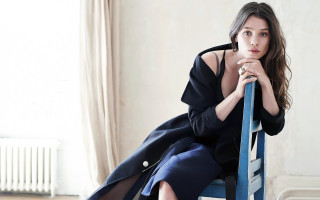 Woman sitting chair legs crossed 6 - the chair free wallpaper