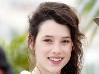 Woman hat smiling camera man - camille bouvagne free wallpaper for desktop