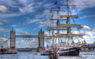 Large boat water bridge tower - photography free wallpaper