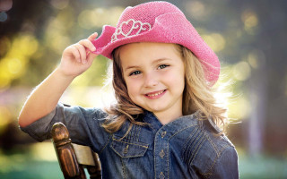 Little girl pink hat smiling 4 - a pink hat free wallpaper for desktop