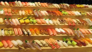 Sushi display wooden shelf restaurant - lostfish free wallpaper for desktop