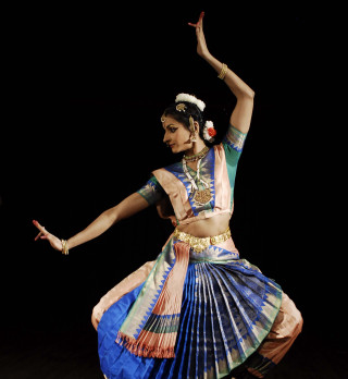 Woman colorful dress dancing stage - bholekar srihari free wallpaper for tablet