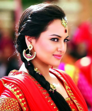 Woman red dress braid earrings - a gold free wallpaper for mobile