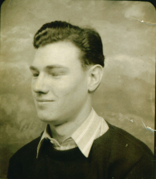 Man sweater tie portrait blackwhite - free vintage wallpaper for tablet