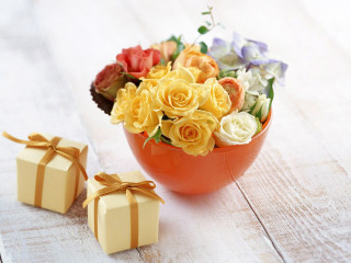 Bowl flowers gift box table - ammi phillips free wallpaper