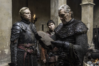 Men armor building fire background - a fire in the background free wallpaper