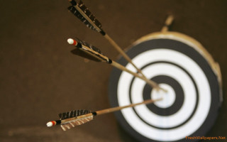 Arrows bulls eye target wall - accurate free wallpaper