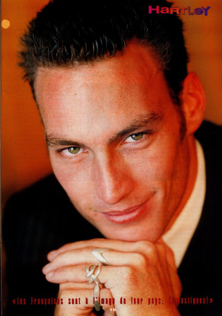 Man ring hand chin pose 2 - thierry doizon free wallpaper for mobile