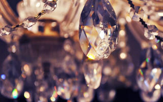 Crystal chandelier city lights bokeh - diamond free wallpaper