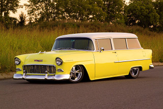 Yellow white classic car road - dee whitcomb free wallpaper