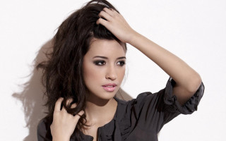 Woman black shirt black necklace - a bun free wallpaper for desktop