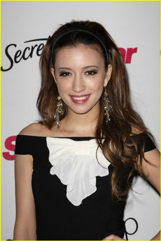 Woman long hair black white - beautiful free wallpaper for mobile