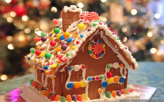 Gingerbread house candy table christmas 3 - a christmas tree free wallpaper for desktop