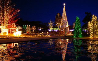 Christmas lights pond reflection cityscape - christmas free wallpaper
