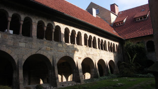 Building arches clock tower sky - medieval free wallpaper