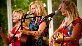 Three women singing microphones guitars - folk art free wallpaper