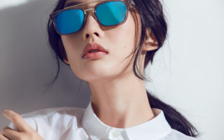 Woman sunglasses white shirt pointing - chen lin free wallpaper