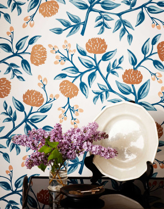 Vase flowers plate table wallpaper - a table in front free wallpaper for mobile