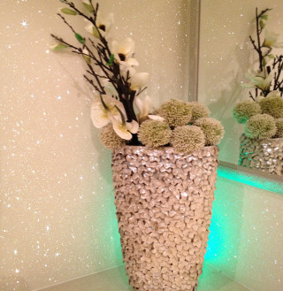 Vase flowers shelf mirror lights - a mirror free wallpaper for tablet